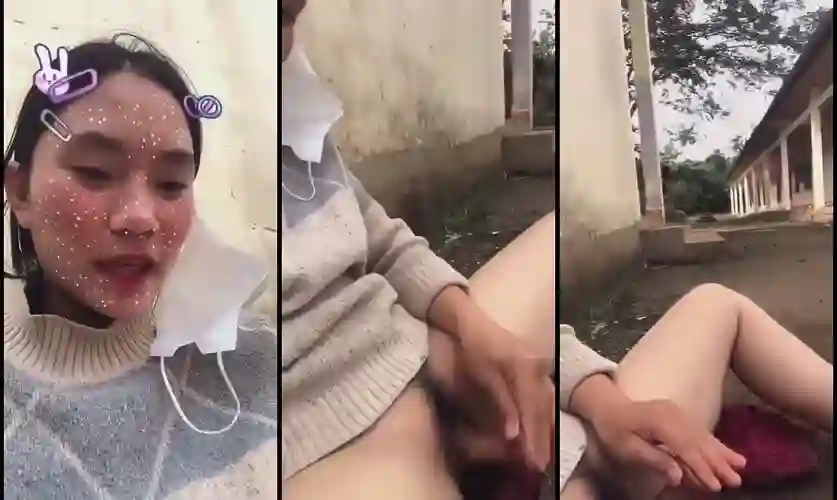 Em nữ sinh lén ra sân trường thủ dâm em khẩu dâm nứng quá