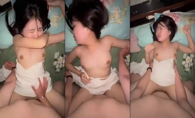 Em phải mân đầu vú cho nứng cực khoái