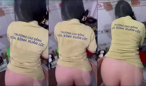 Em sinh viên Cao đẳng Hòa Bình Xuân Lộc HBXLC đang nấu ăn anh tụt quần chịch