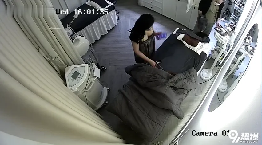 Hack camera tiệm spa triệt lông bướm cho khách