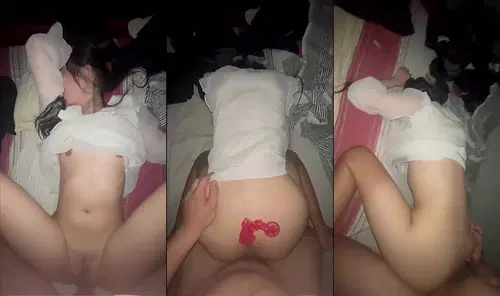 Lúc em sướng anh lén cởi bao ra chơi trần xuất tinh ngập bướm